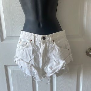 Levi 505 W29 L34 white jean shorts